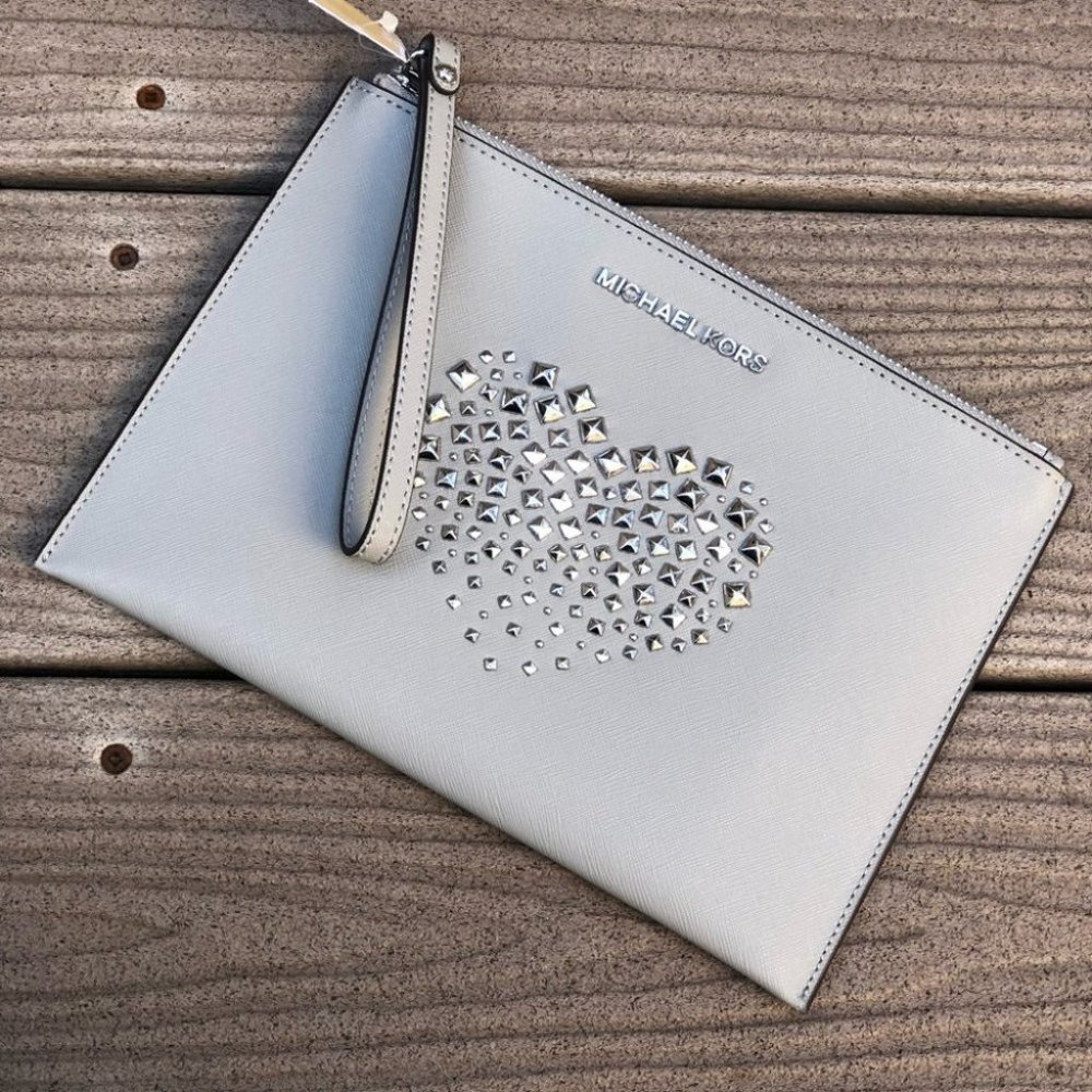 NWT authentic Michael Kors heart xl zip wristlet